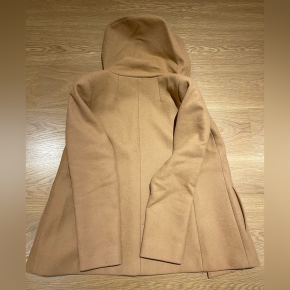 Aritzia Jacket ✨ - Picture 3 of 8